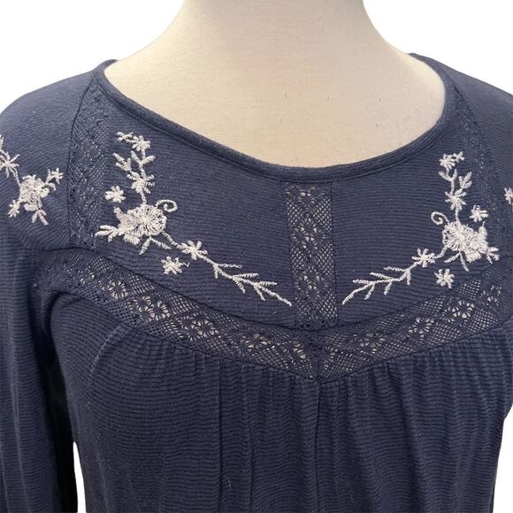 Lucky Brand Navy Blue & White Embroidered Long Sleeve Top size Small Petite - Picture 5 of 9